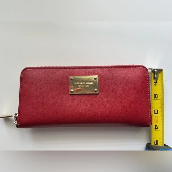 Michael Kors Jet Set Wallet - Picture 10 of 10